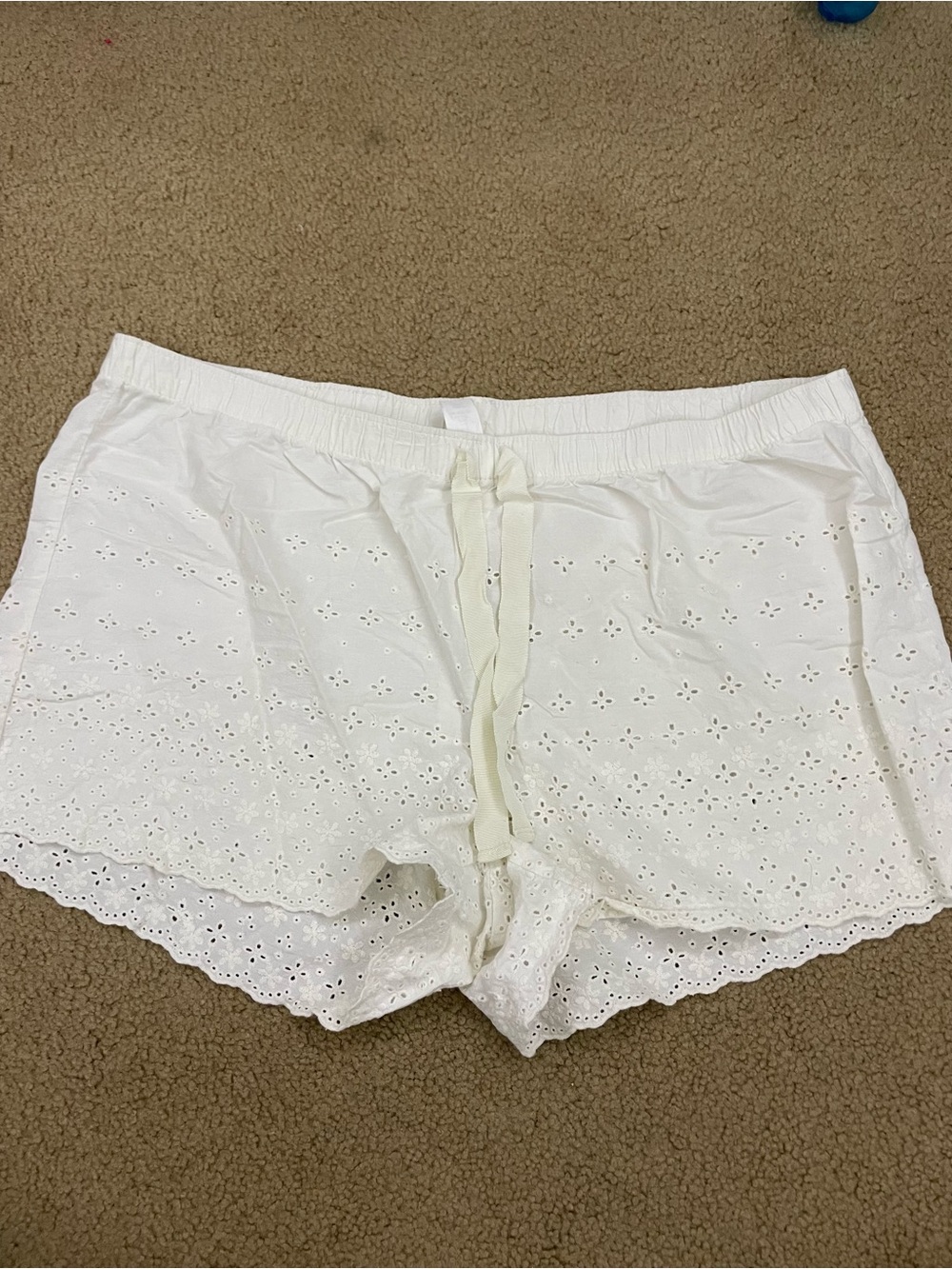 gap Body Off-White Eyelet Lightweight Drawstring Shorts size LARGE